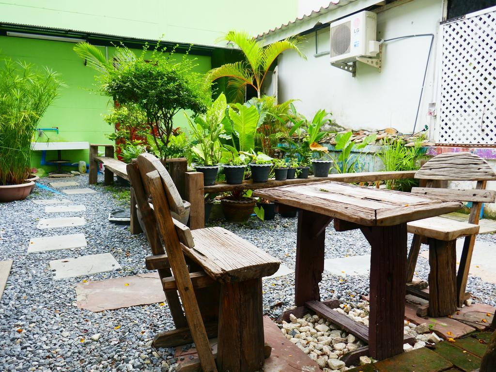 First 1 Boutique Hostel At Sukhumvit 1 Bangkok Exteriér fotografie