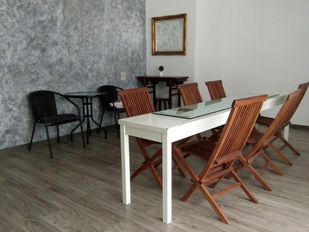 First 1 Boutique Hostel At Sukhumvit 1 Bangkok Exteriér fotografie