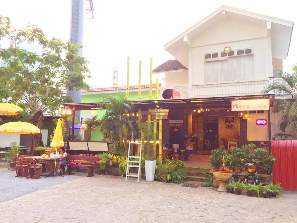 First 1 Boutique Hostel At Sukhumvit 1 Bangkok Exteriér fotografie
