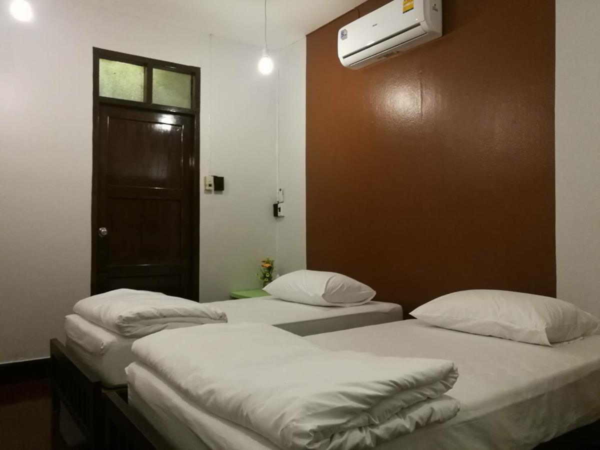 First 1 Boutique Hostel At Sukhumvit 1 Bangkok Exteriér fotografie