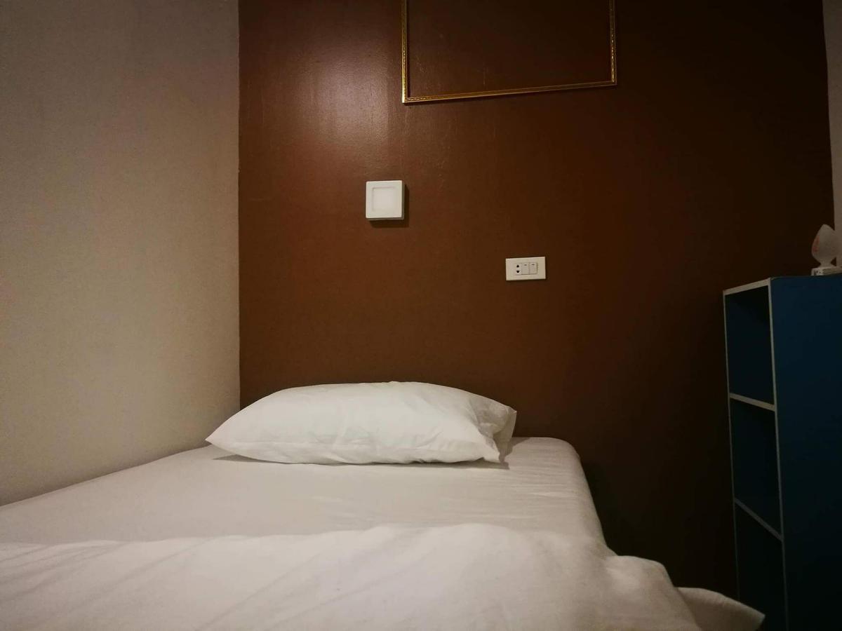 First 1 Boutique Hostel At Sukhumvit 1 Bangkok Exteriér fotografie