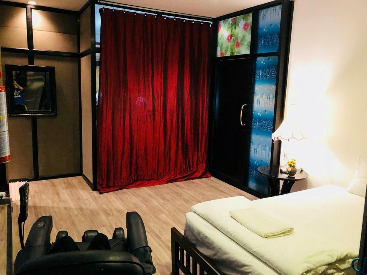 First 1 Boutique Hostel At Sukhumvit 1 Bangkok Exteriér fotografie